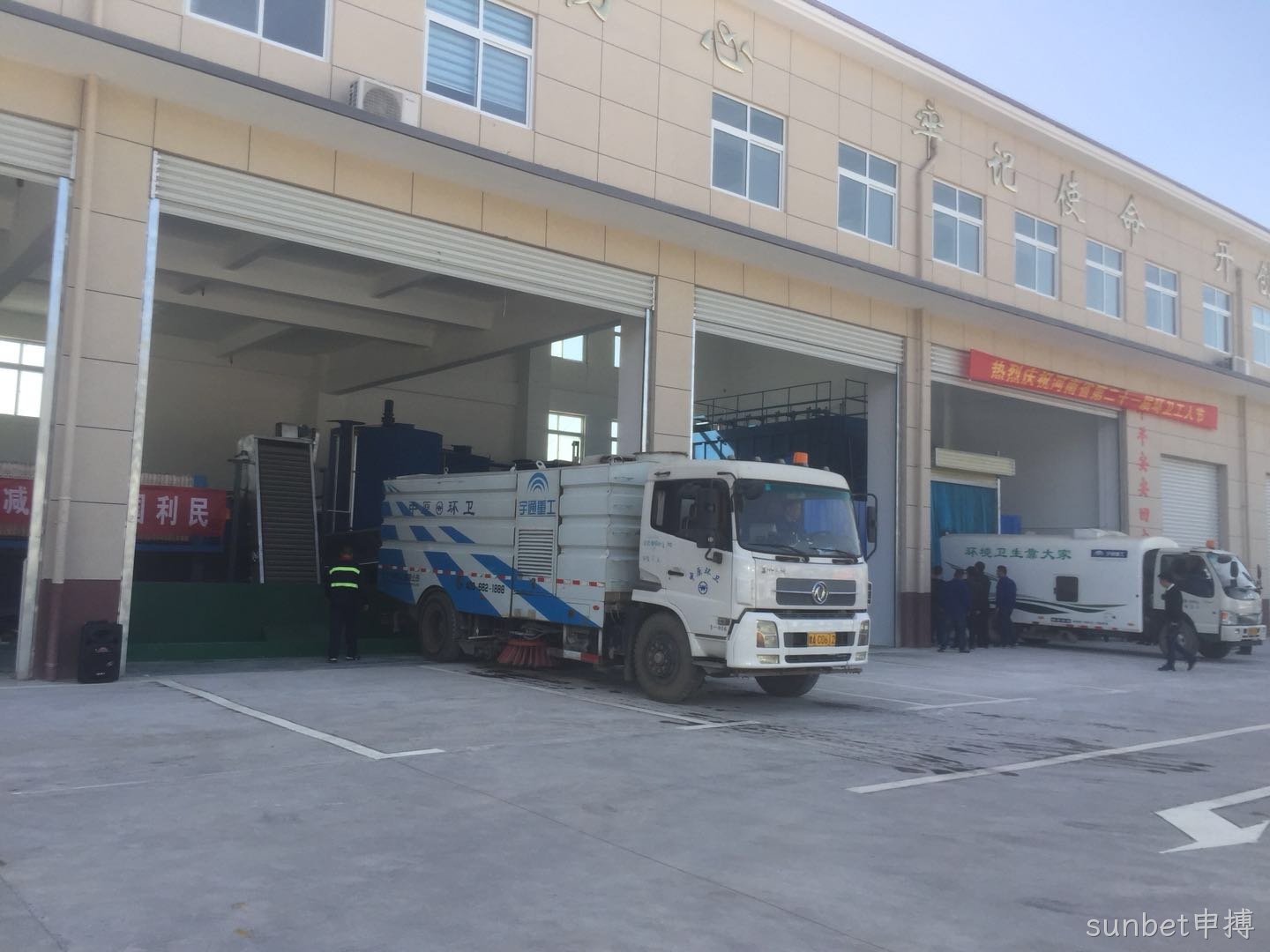 如何利用垃圾压缩设备提高环保效率？